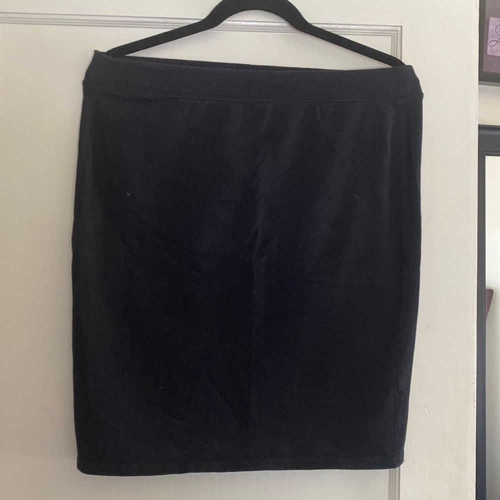 Old Navy black pencil skirt Medium